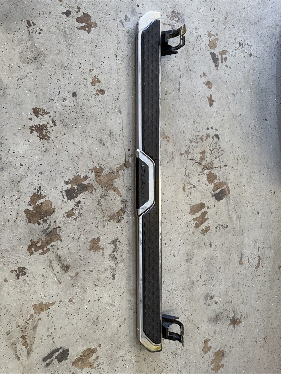 Genuine Mopar Fixed Running Board Left 68361669aa Dodge RAM 2500