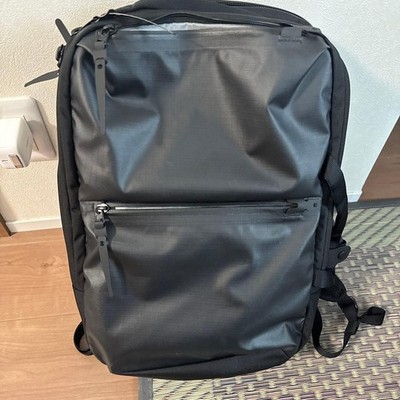 BLACK EMBER Rucksack schwarz wasserabweisendes Netzpolster aus Japan