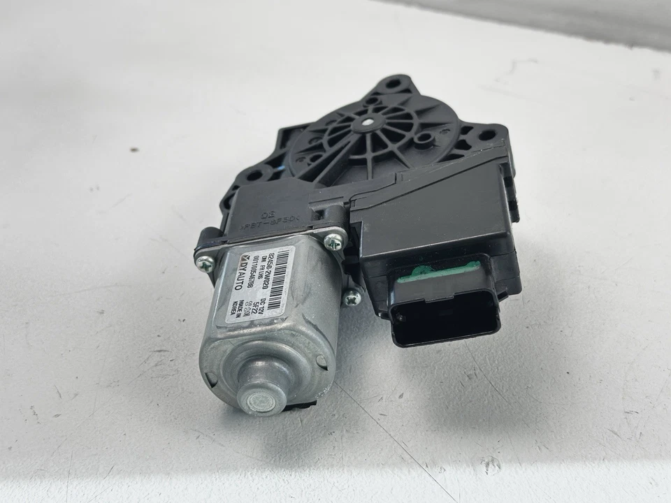2013-2018 HYUNDAI SANTA FE FRONT LEFT SIDE DOOR WINDOW REGULATOR MOTOR OEM - Image 4 of 4