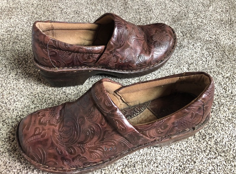 BOC Born Womens Brown Embossed Clogs work shoes Womens Size 9M