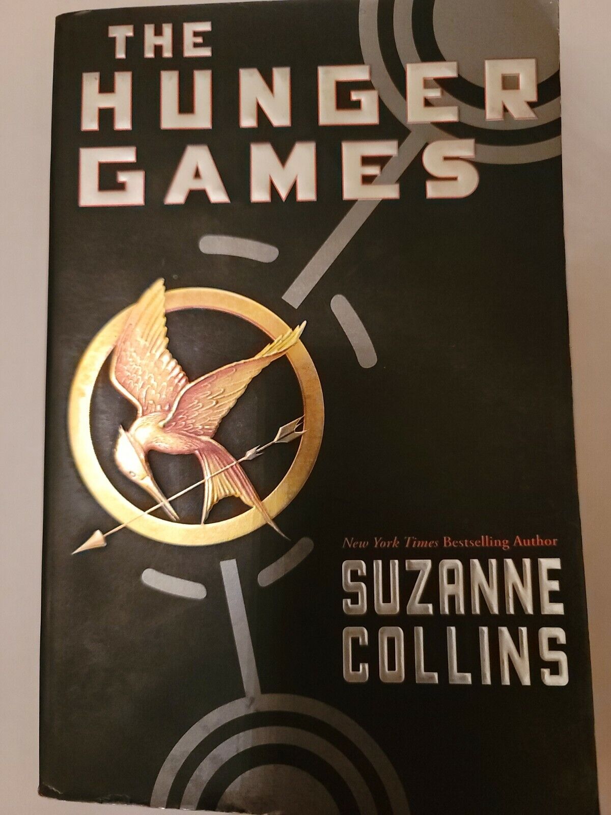 The Hunger Games by Suzanne Collins - ISBN: 9781407153339 (Scholastic)