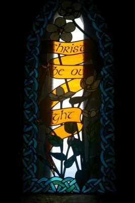 Foto 6x4 Christus sei unser Licht E\u00f2ropaidh Das Ostfenster von Teampall c2007