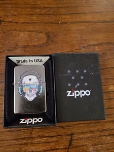 ZIPPO SKULLS W/ HeadPhone - LIGHTER 