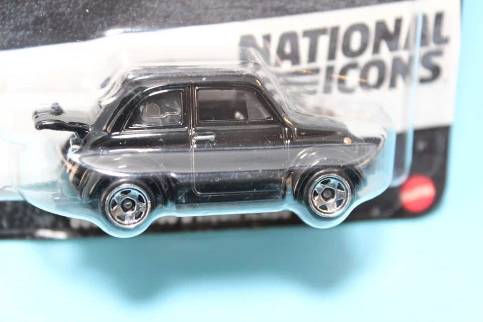 Fiat 500D 2022 Hot Wheels Silver Series ’60 modificado negro diecast Foto 3 de 4
