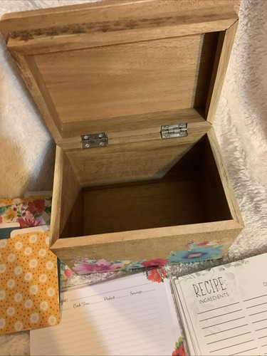 Pioneer Woman Breezy Blossom Acacia Wood Recipe Box Recipe Cards & Dividers - Picture 3 of 11