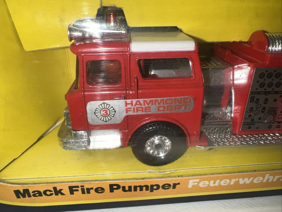 Corgi camion de pompier mack fire pumper 2029 - Photo 2/4