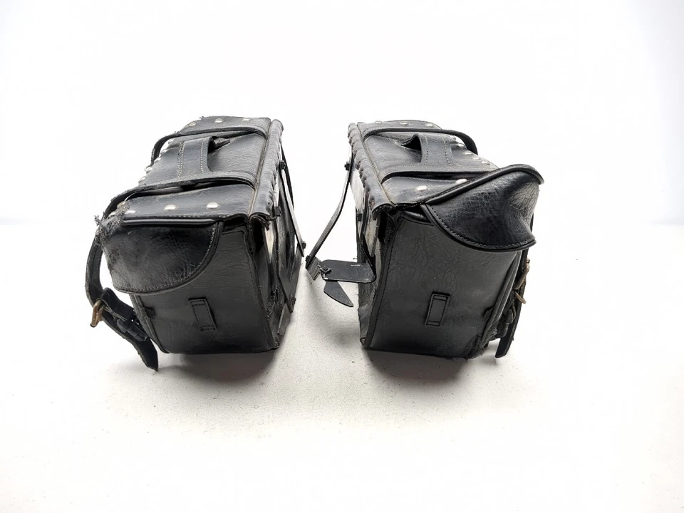 93 Honda Shadow 1100 VT1100C Saddlebag Luggage Case W/ Hardware - Image 4 of 4