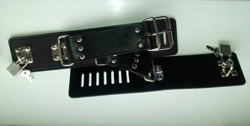 Kunstleder Verschluss Hals Bondage Halsband Handfesseln Handfesseln - Bild 3 von 3