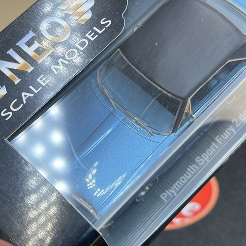 NEO 1/43 Plymouth Sport Fury 2 puertas techo rígido azul claro 1968 resina modelo 44701 - Imagen 6 de 14