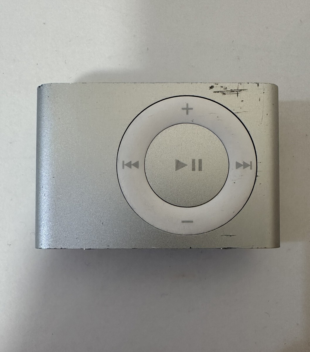 Apple iPod shuffle 2nd Generation Silver (1 GB) Works Great