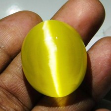 Natural 81.80 CT Chrysobery Beautiful Cabochon Cut Yellow Cats Eye Gemstone