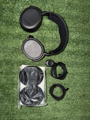 SteelSeries Arctis 5 Gaming Headset, Brand New, 7.1 Surround RGB, Wired, Black
