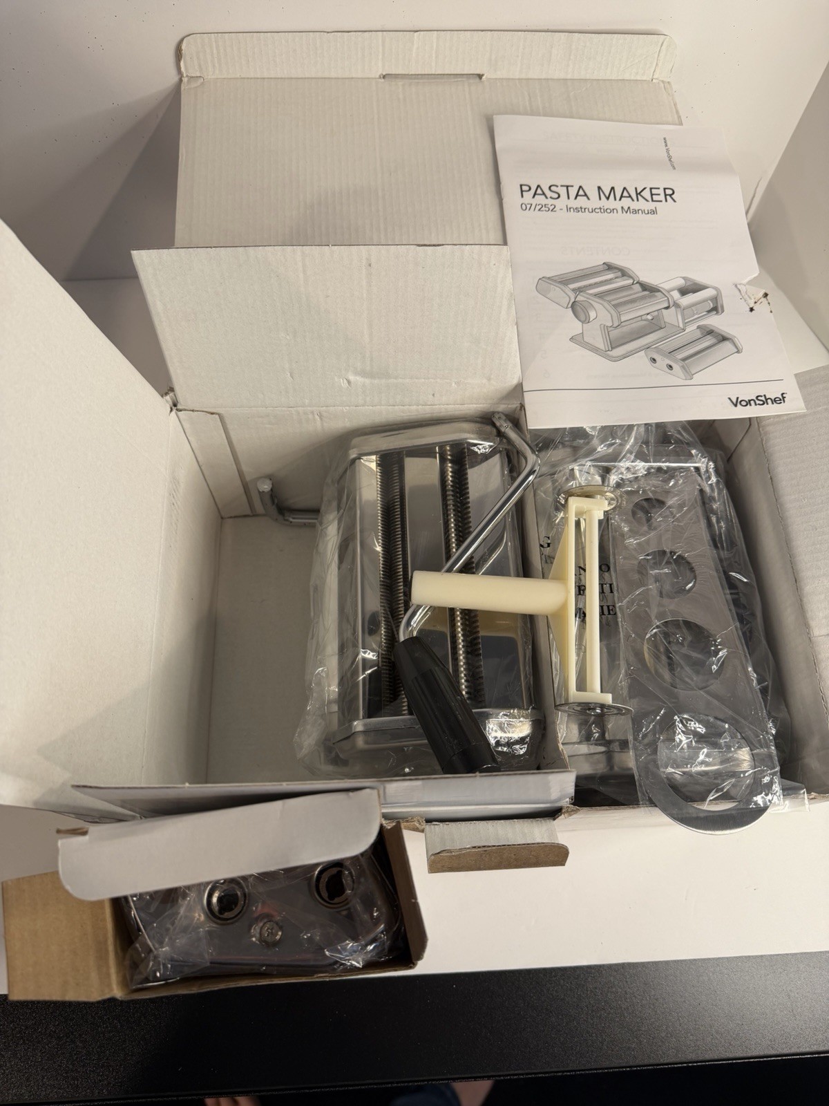 Vonshef Pasta Maker 07/252 With Attachments Open Box