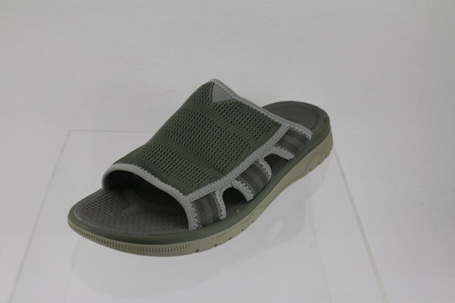 clarks flip flops mens green