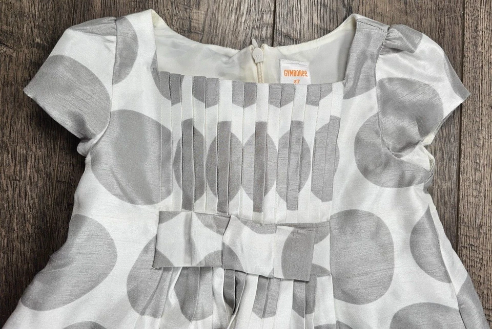 Vestido de punto plisado gemas navideñas gris Gymboree 2T ropa para bebé niña Foto 2 de 3