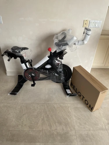Brand New Peloton Bike+ Plus WITH SHIPPING INTERNATIONALLY OR USA AVAILABLE! - Picture 1 of 4