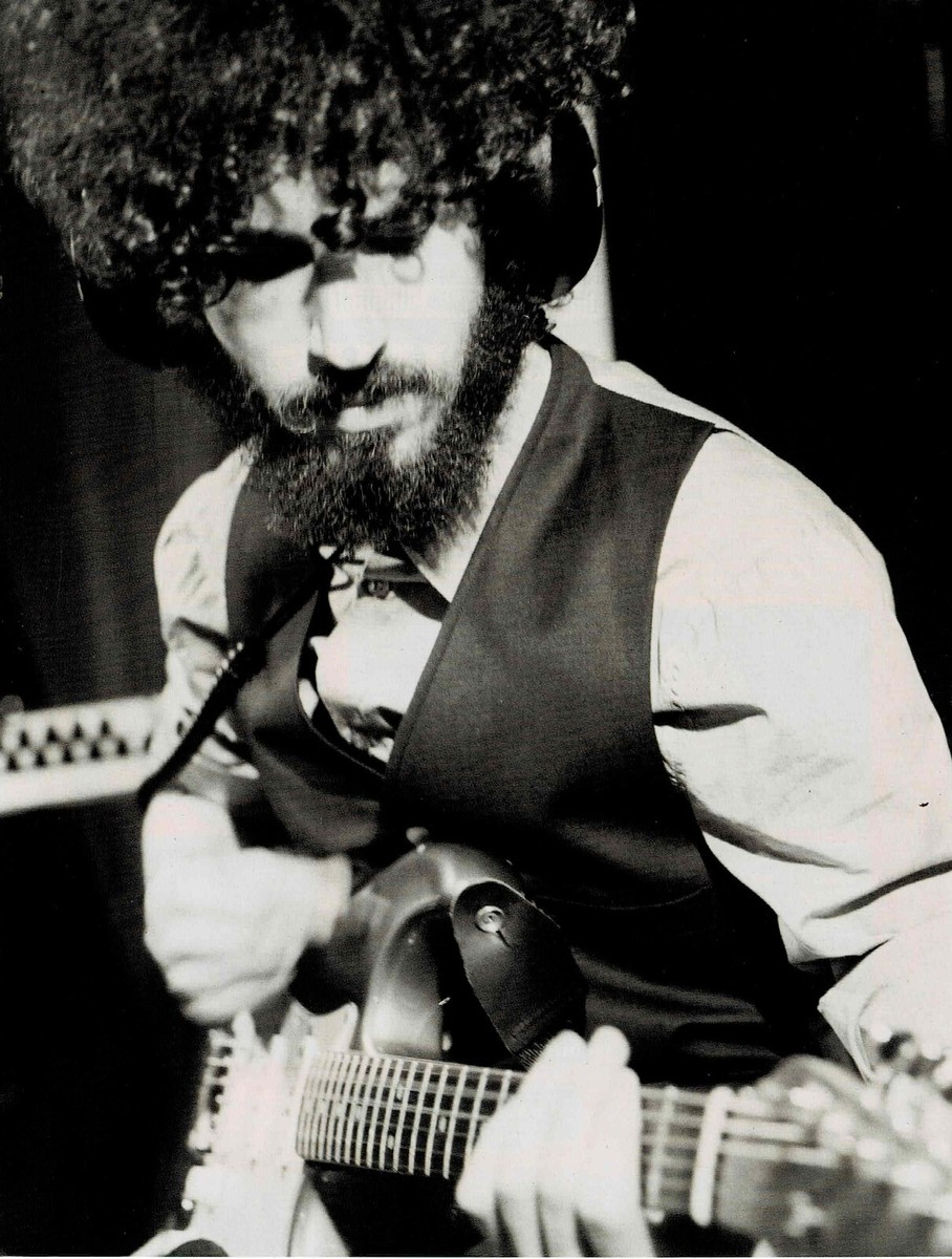 リンキンパーク LINKIN PARK Brad Delson 2007 ピック BRAD DELSON of LINKIN PARK - Music Print Ad Photo - 2007 | eBay