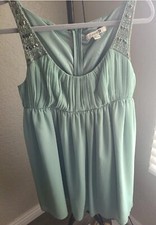 Forever 21 Women's Dress Size Medium Short Length Mint NWT Damaged beads fallen
