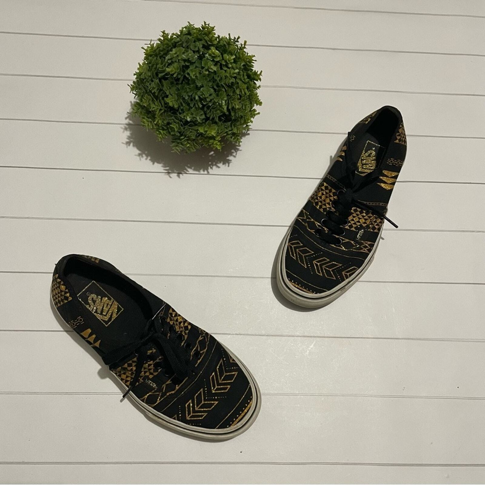 Vans Black Gold Aztec Tribal Southwest Lace Up Sneakers Shoes Women’s Size 8