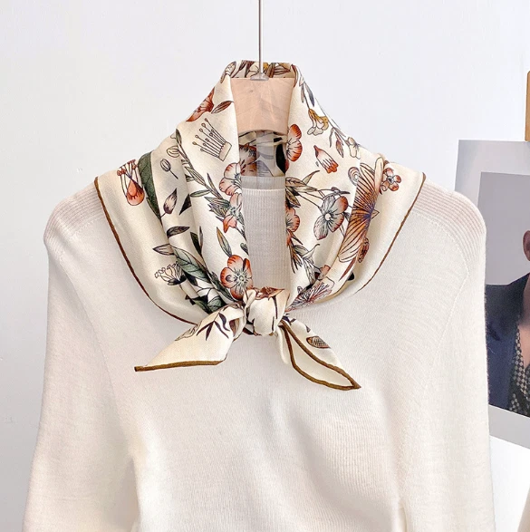 70% Cashmere 30% Silk Shawl Scarf flower Print Neckerchief 65X65cm Bandana wrap  - Image 2 of 4