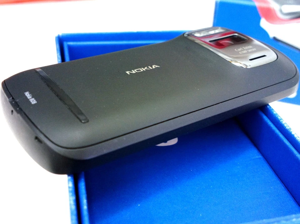 Nokia 808 PureView [Near Mint In BOX], with the best IMEI "5052", very rare!!! - Bild 2 von 4