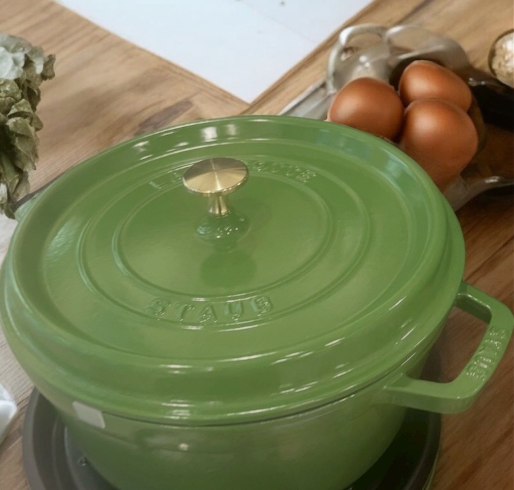 Staub Round Dutch Oven – 5.5 Quart – Pistachio Green – Enameled
