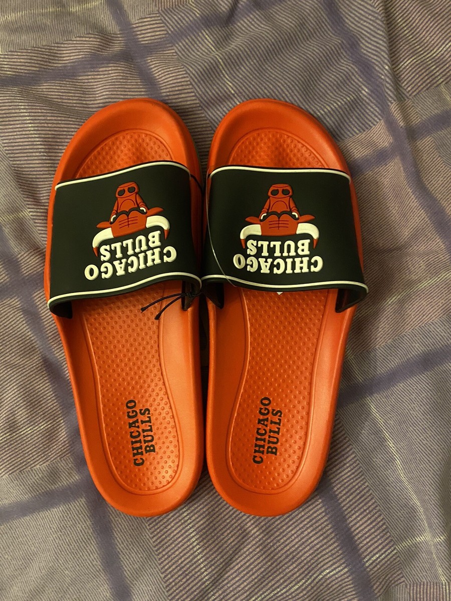 Brand New NBA Chicago Bulls Mens Basketball Sliders Sandals UK