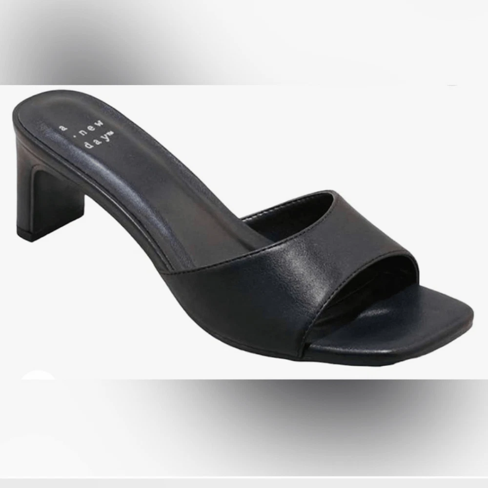 New Lindi Black Heels a new day work play size 7 and 7.5 slide on heeled