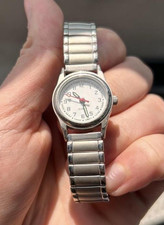 Women’s watch Quartz Wristwatch White Dial Arabic Numerals Silver Metal Bracelet