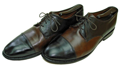 Men s 9.5  ALLEN EDMONDS Lexington Black & Brown Leather Cap Toe Oxford Balmoral