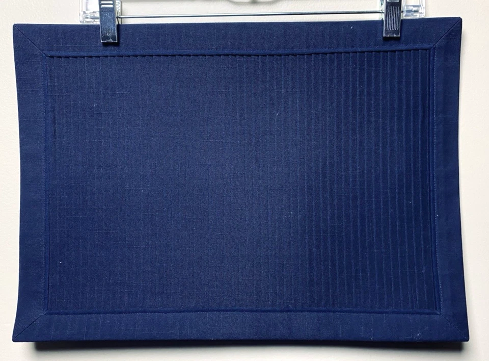 Set of Navy Blue Pleated Placemats + 6 Free Napkins - Image 3 of 4