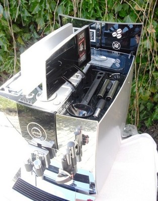 JURA J9.1 Chrom One Touch Vollautomat,  prof. überarbeitet   25 Monate Gewähr.
