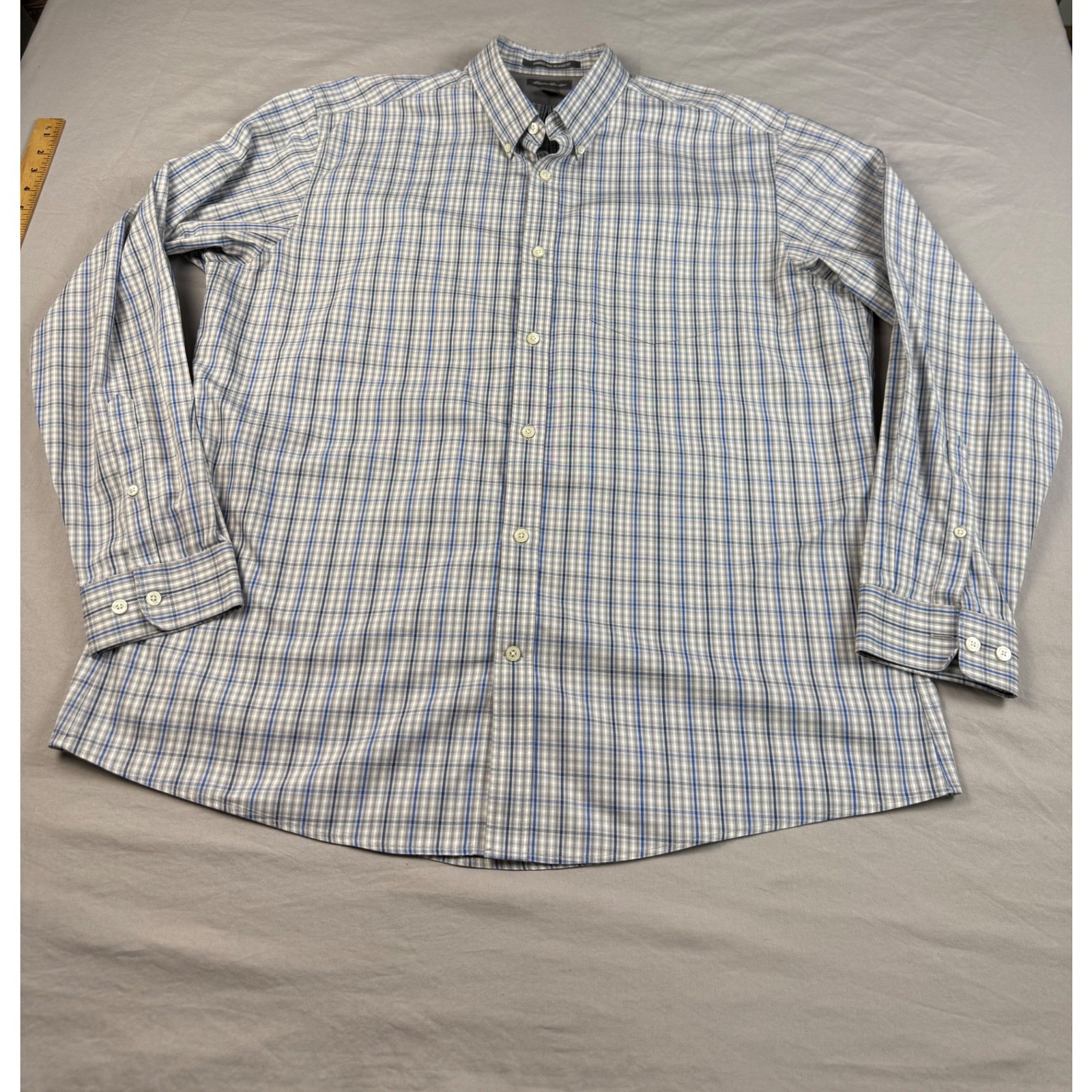 Eddie Bauer Mens XL Blue Grey Plaid Wrinkle Free Relaxed Fit Button Down Shirt