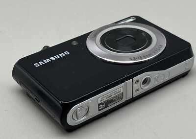 SAMSUNG PL100 12.2MP Digital Camera Selfie Front Screen Dual View