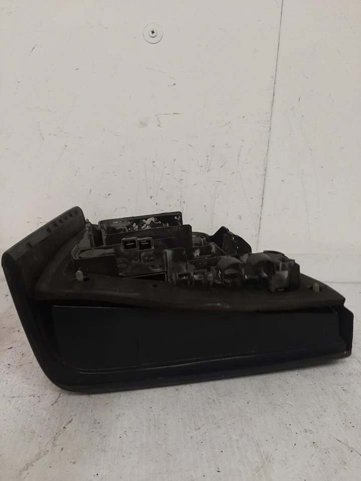 Volkswagen Golf 1983-1992 traseira direita 191945258 - Imagem 4 de 4