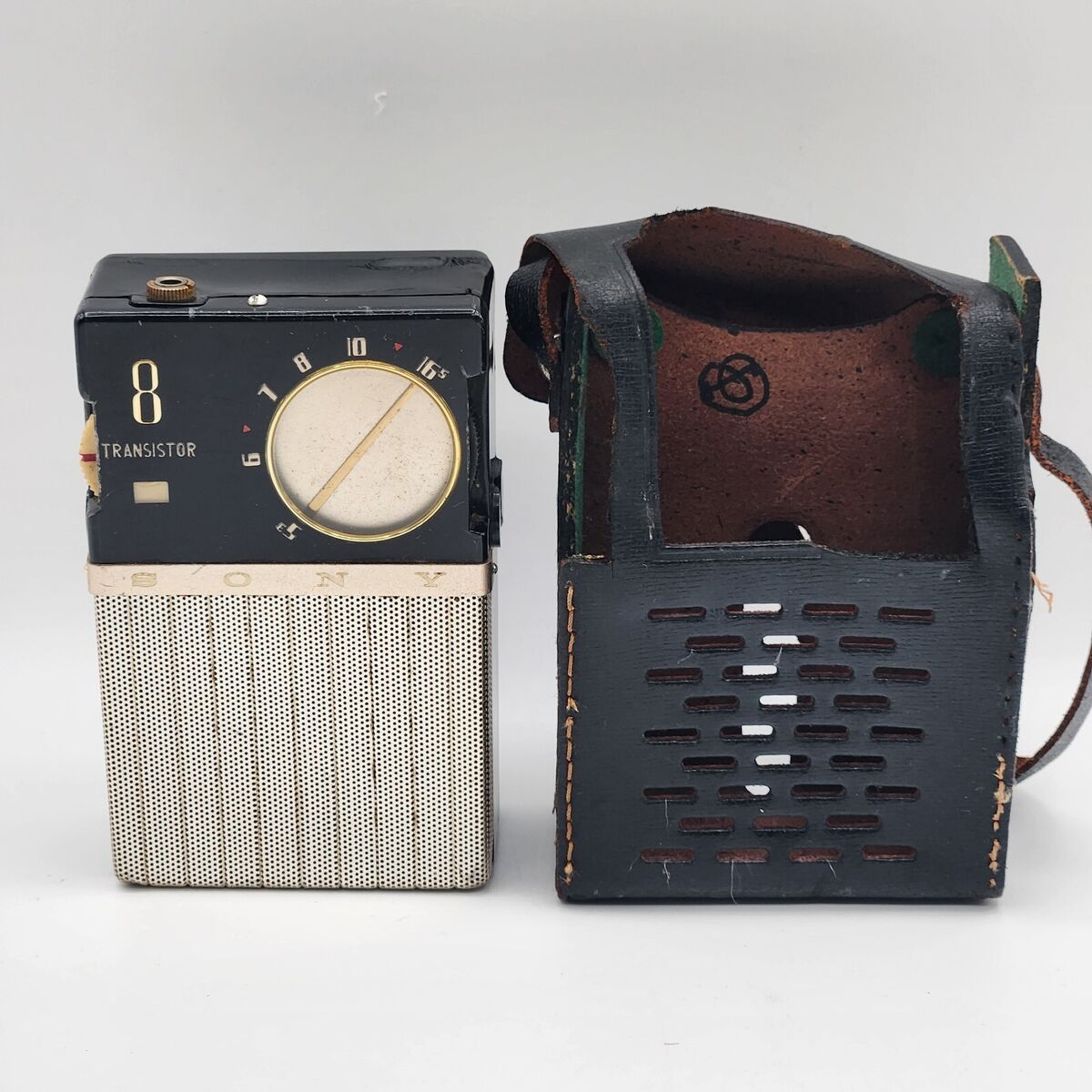 Sony TR-86 Transistor Radio - Black & Gold With Case | eBay Sony TR-86 Transistor Radio - Black & Gold With Case | eBay