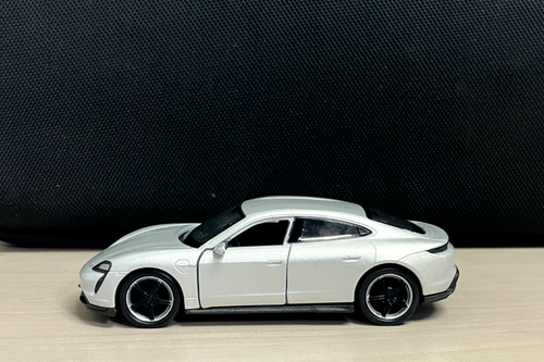 Juguetes de moda para autos fundidos a presión WELLY Porsche Taycan Turbo S 1:43 (plateado) - Imagen 2 de 5