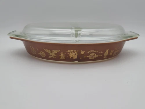 Pyrex Brown Gold Early American 1  1/2 Quart Divided Casserole Dish with Lid