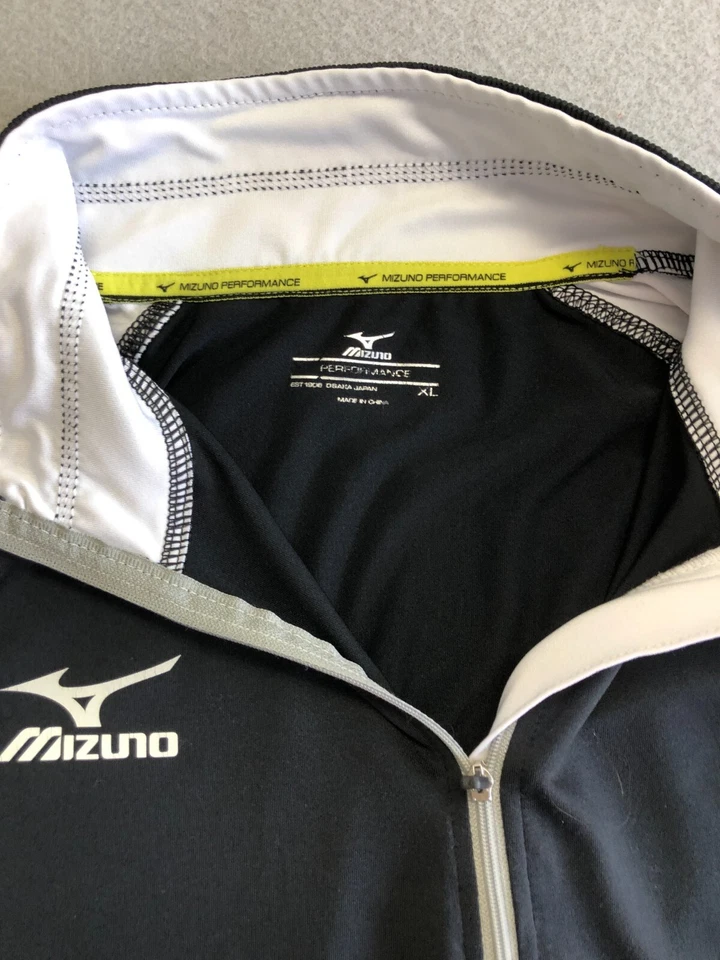 Mizuno Sweatshirt Women's Extra Large 1/4 Zip Pullover Black/White Reflective - Image 2 of 4