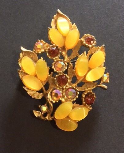 Vintage BROOCH Gold Autumn Leaves Yellow Glass Swarovski Crystal JEWELLERY Rare - Picture 3 of 9
