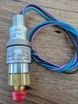 NEW United Electric Controls 10-16044 discharge pressure switch (b1)