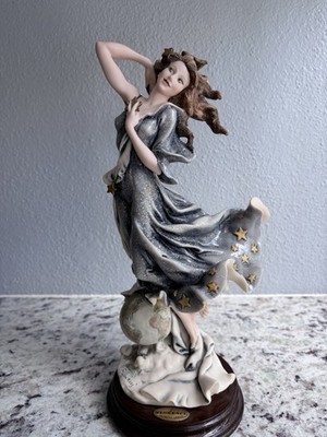 Giuseppe Armani Porcelain Figurine Celeste 1302C  Figurine Of The Year 2000