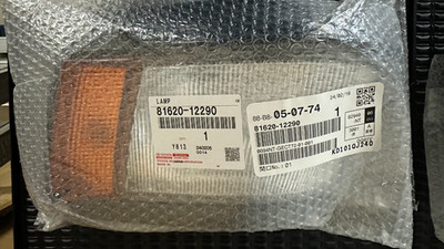 Genuine Toyota Levin AE86 Front Left Parking Clearance Light 81620-12290 JDM OEM