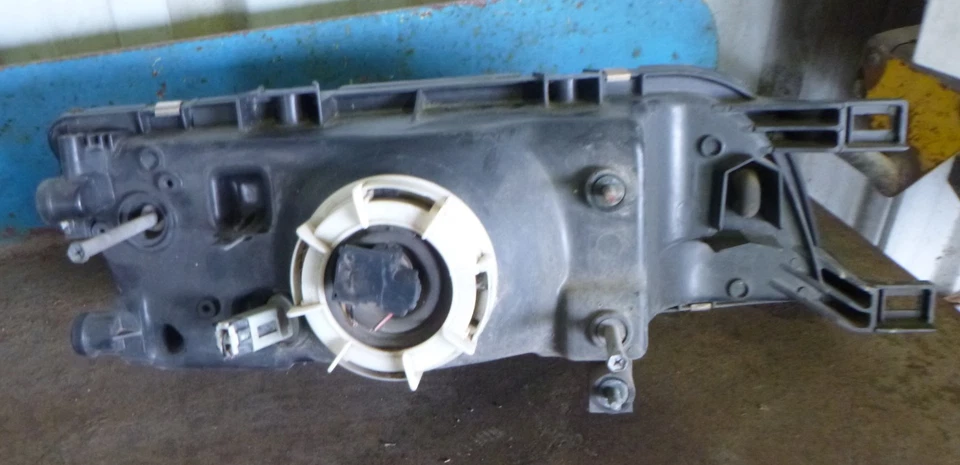 Nissan Pulsar N15 3/98-00 Left Headlight - Image 3 of 3