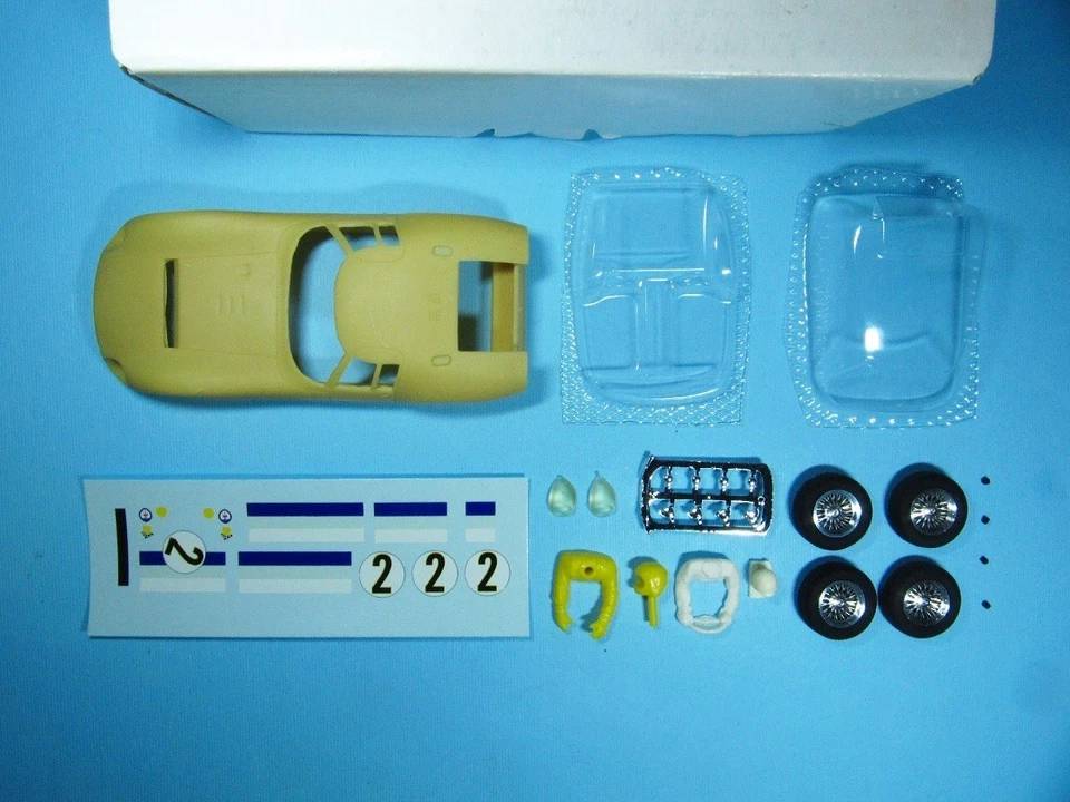 TOP SLOT 1/32 MASERATI TIP 152 24H LE MANS 1964 + RUEDAS BRM KIT RESINA CLASSIC - Imagen 2 de 4