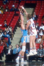 Bill Walton of the San Diego Clippers1980's Basketball Photo 11