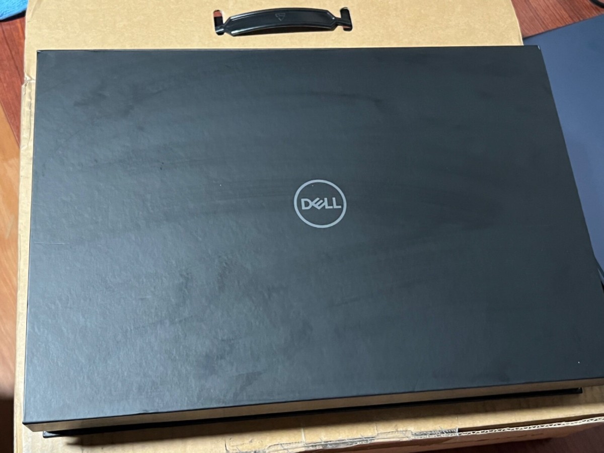 Dell Precision 5560 Mobile Workstation Intel Core i7 11th Gen i7