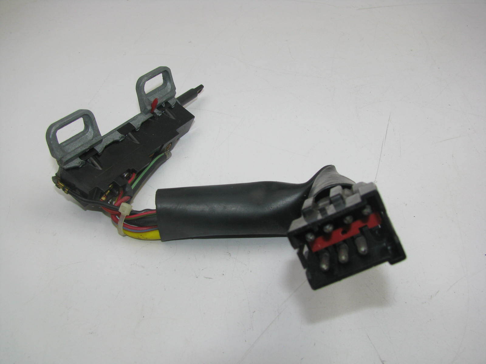 NEW OUT OF BOX OEM Ford D1AB11572BA Ignition Starter Switch US67