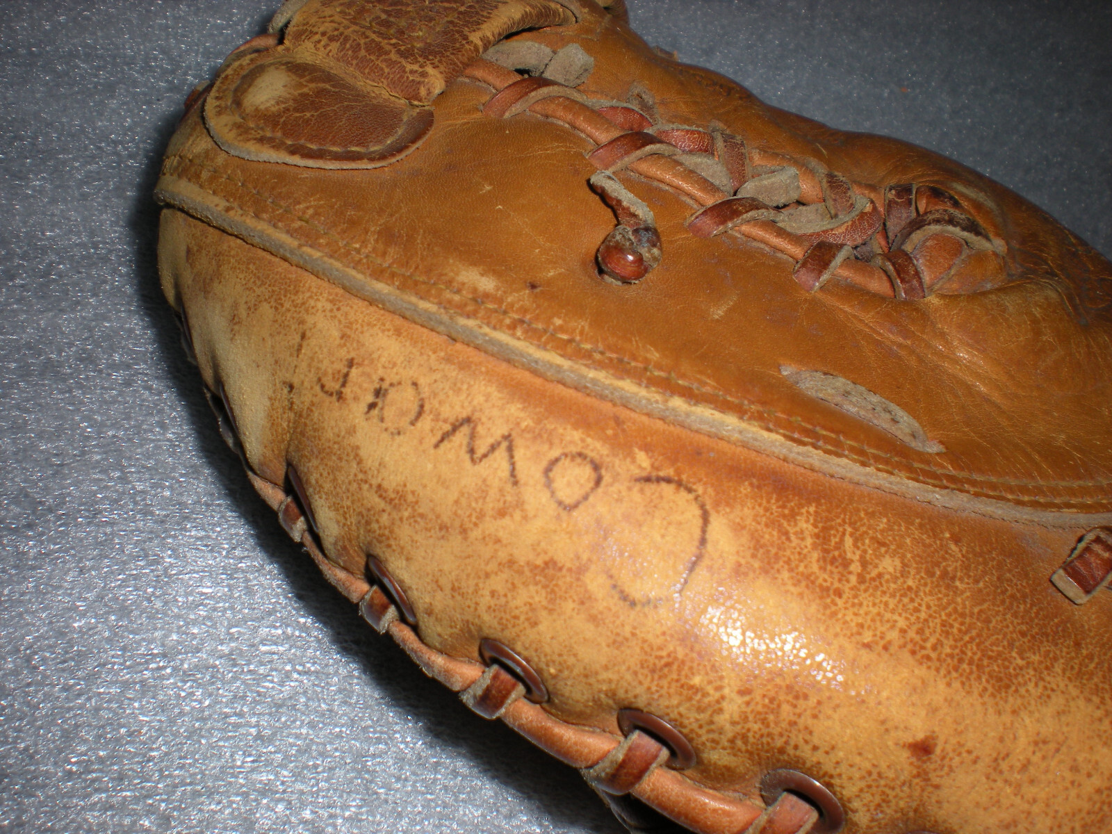 Vintage Rawlings The Claw TM58 McQuinn First BaseMan Baseball