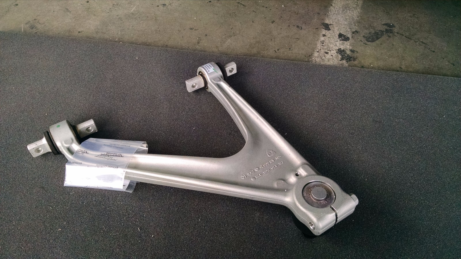 LAMBORGHINI AVENTADOR REAR RIGHT LOWER TRACK CONTROL ARM OEM 470505312F